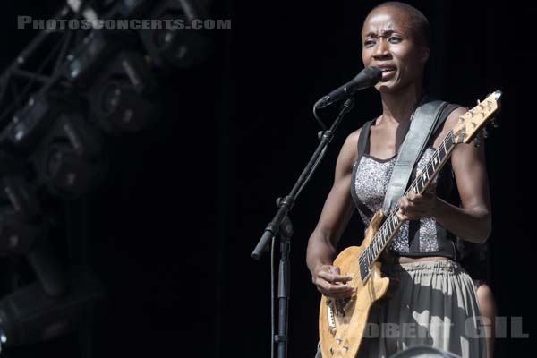 ROKIA TRAORE - 2016-09-10 - LA COURNEUVE - Parc Departemental - Grande Scene - 